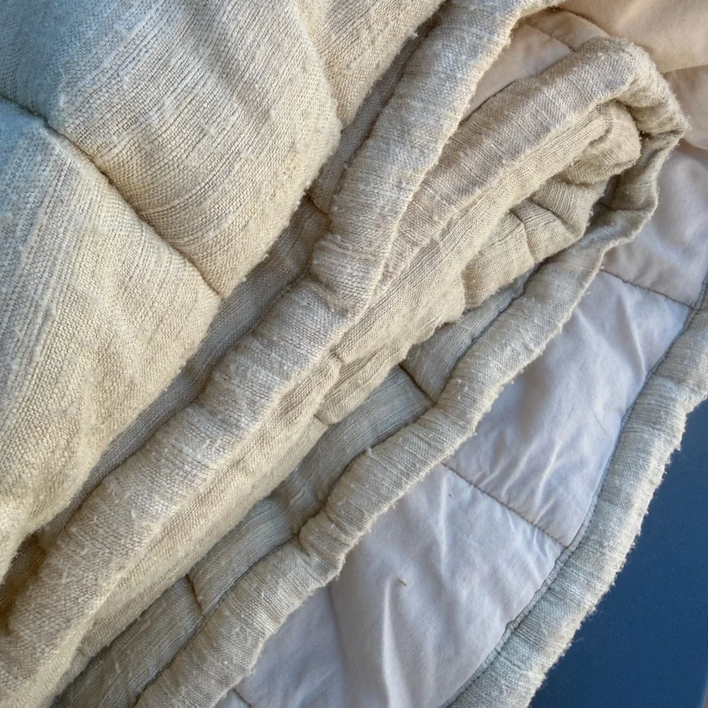 RH Raw Silk channel-stitched Quilt. Luxurious Cream Quilt F/Q Gently Used